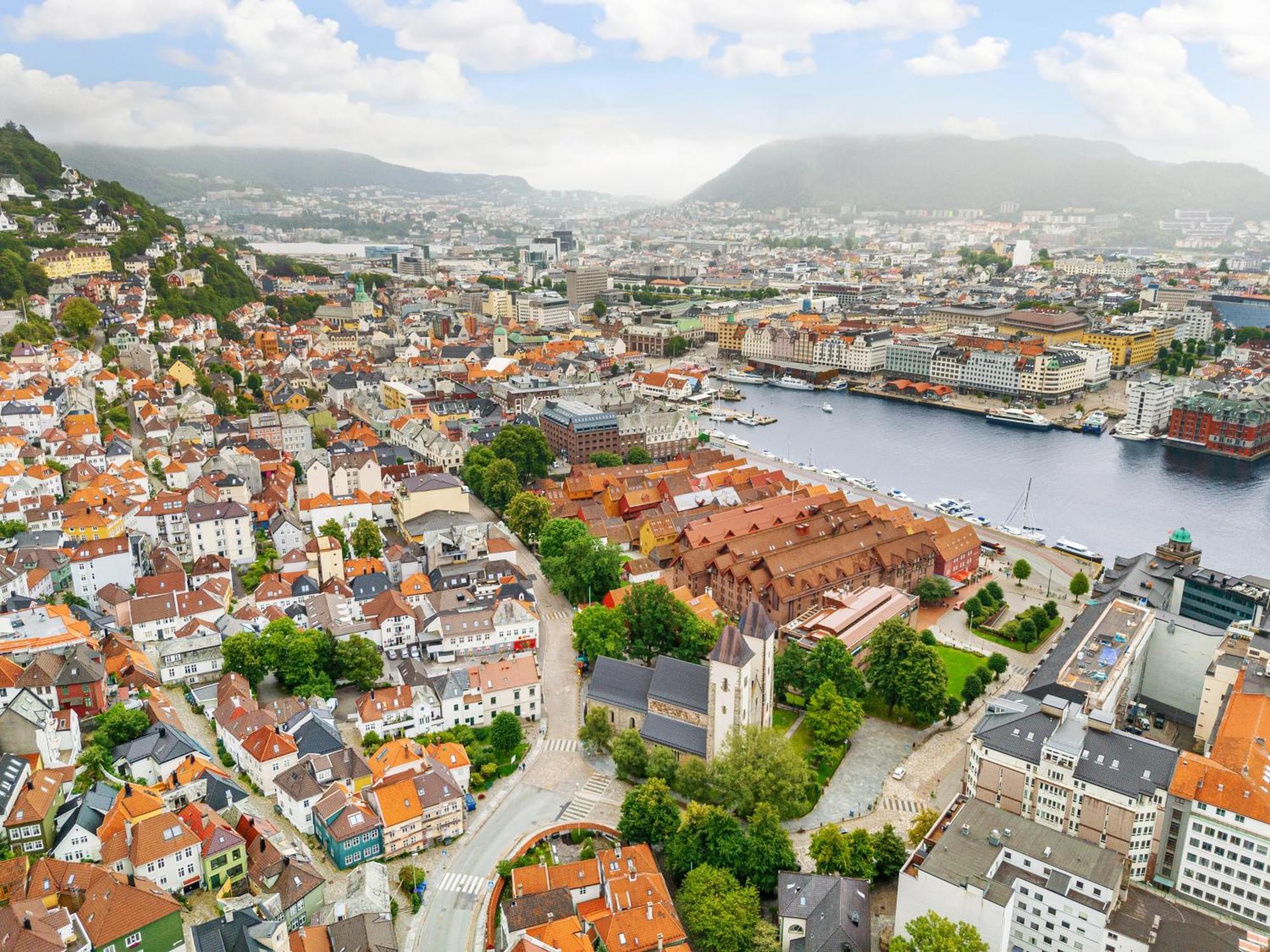 View To Bryggen - Renovated Dec 24 - Historic Cobblestone Street Apartment Берген Екстериор снимка