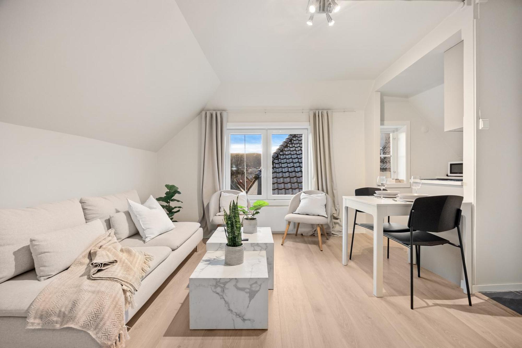 View To Bryggen - Renovated Dec 24 - Historic Cobblestone Street Apartment Берген Екстериор снимка