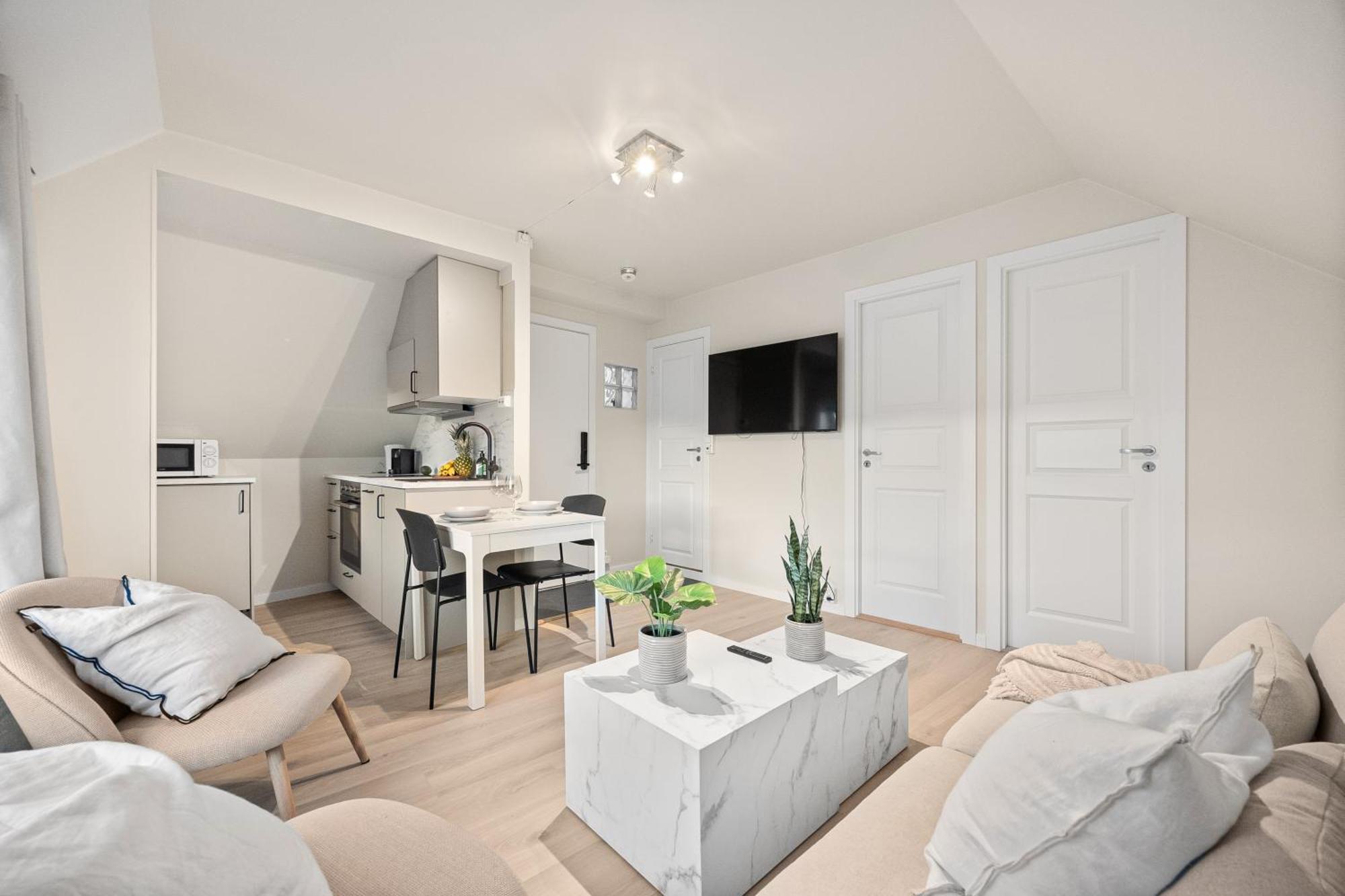 View To Bryggen - Renovated Dec 24 - Historic Cobblestone Street Apartment Берген Екстериор снимка