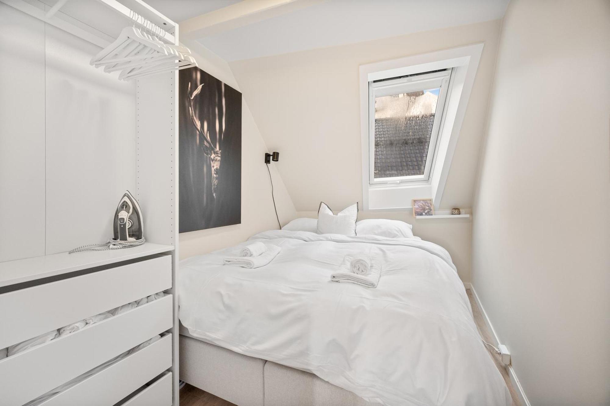 View To Bryggen - Renovated Dec 24 - Historic Cobblestone Street Apartment Берген Екстериор снимка